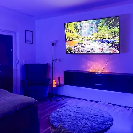 Relax Oasis With 65 Smarttv, Kitchen And Balcony アパート