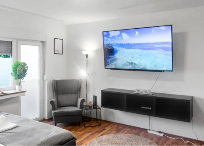 アパート Relax Oasis With 65 Smarttv, Kitchen And Balcony ドゥイスブルグ